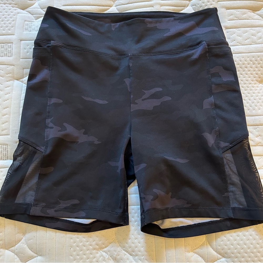 PINK active black camo athletic shorts mesh sides Size M